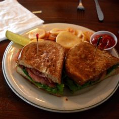 Huntersville Arnies Tavern Restaurant, Bar NC Menu Tour Food Drink Deals North Carolina News